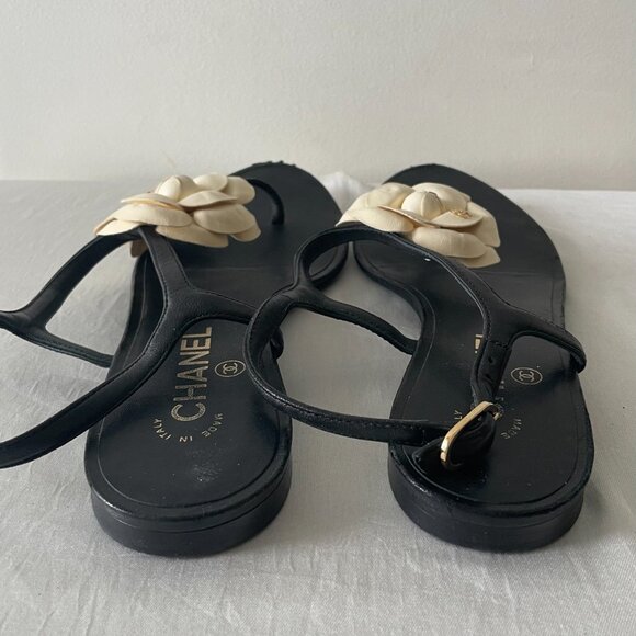 CHANEL White Camelia Flip Flops Sandals Leather - Picture 7 of 11